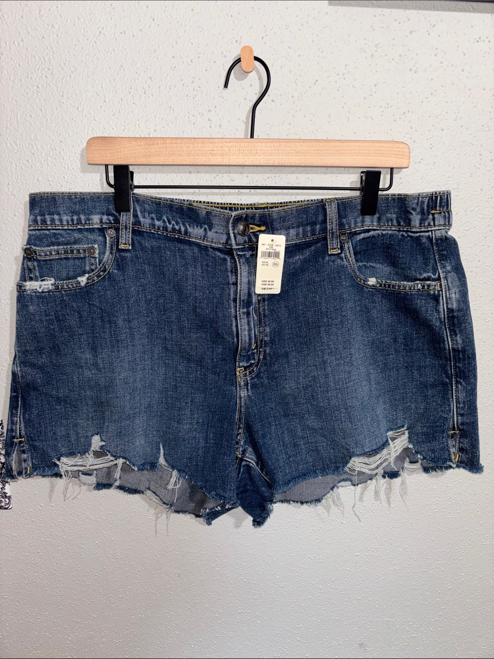 aerie - NWT - Dark Blue Distressed Denim Cutoff Shorts (size X-Large)